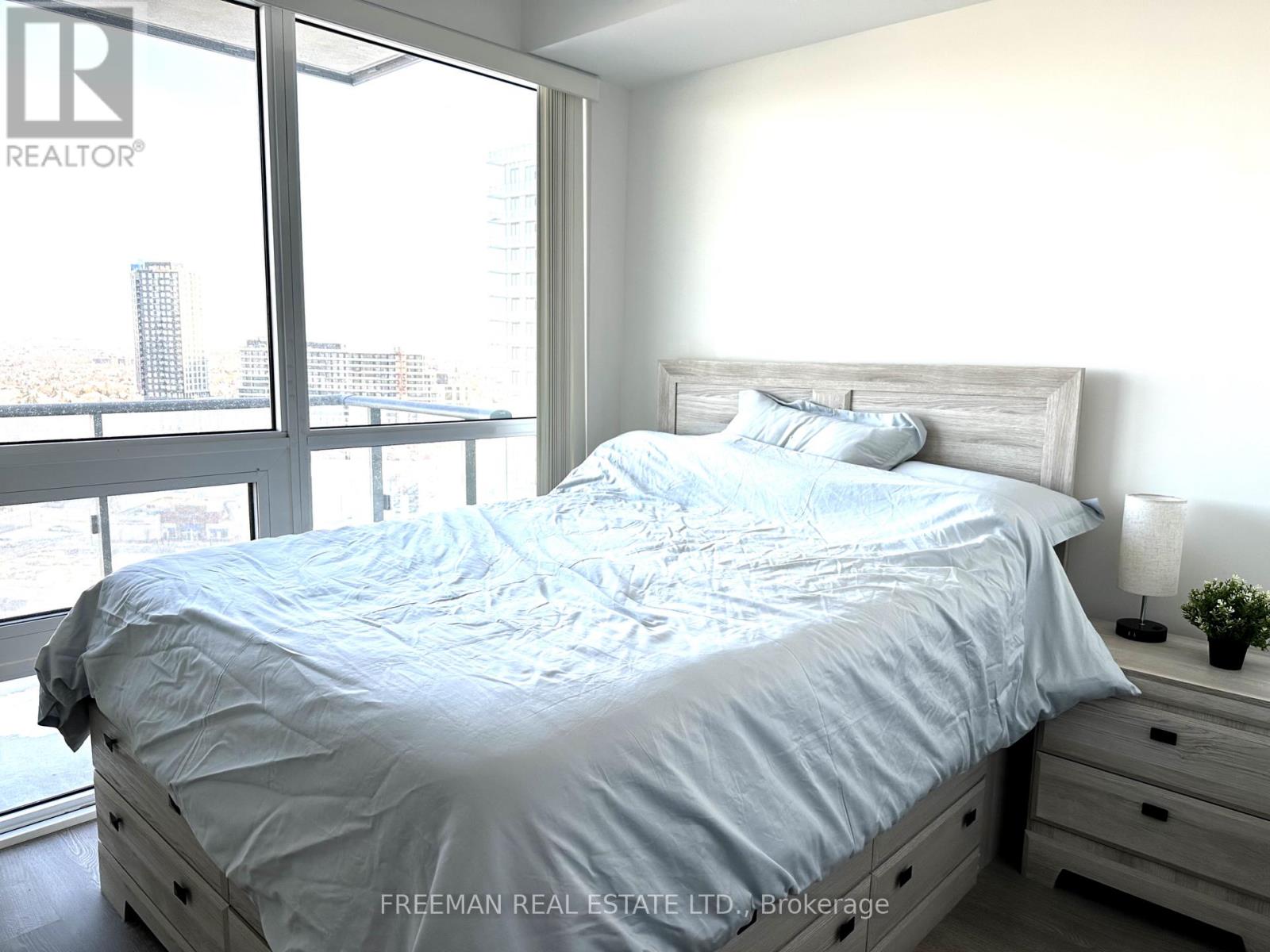 1509 - 4699 Glen Erin Drive, Mississauga, Ontario  L5M 2E5 - Photo 4 - W12439293