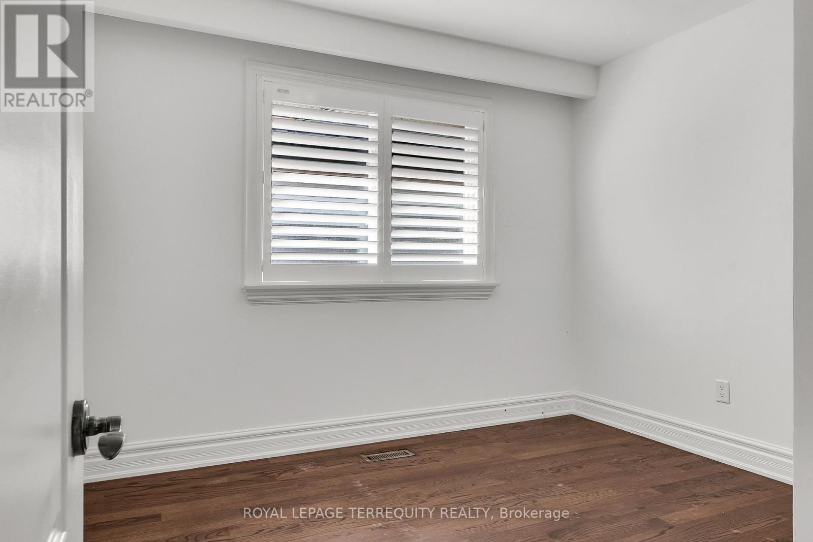 19 Wall Avenue, Toronto, Ontario  M9N 2N6 - Photo 16 - W12439310