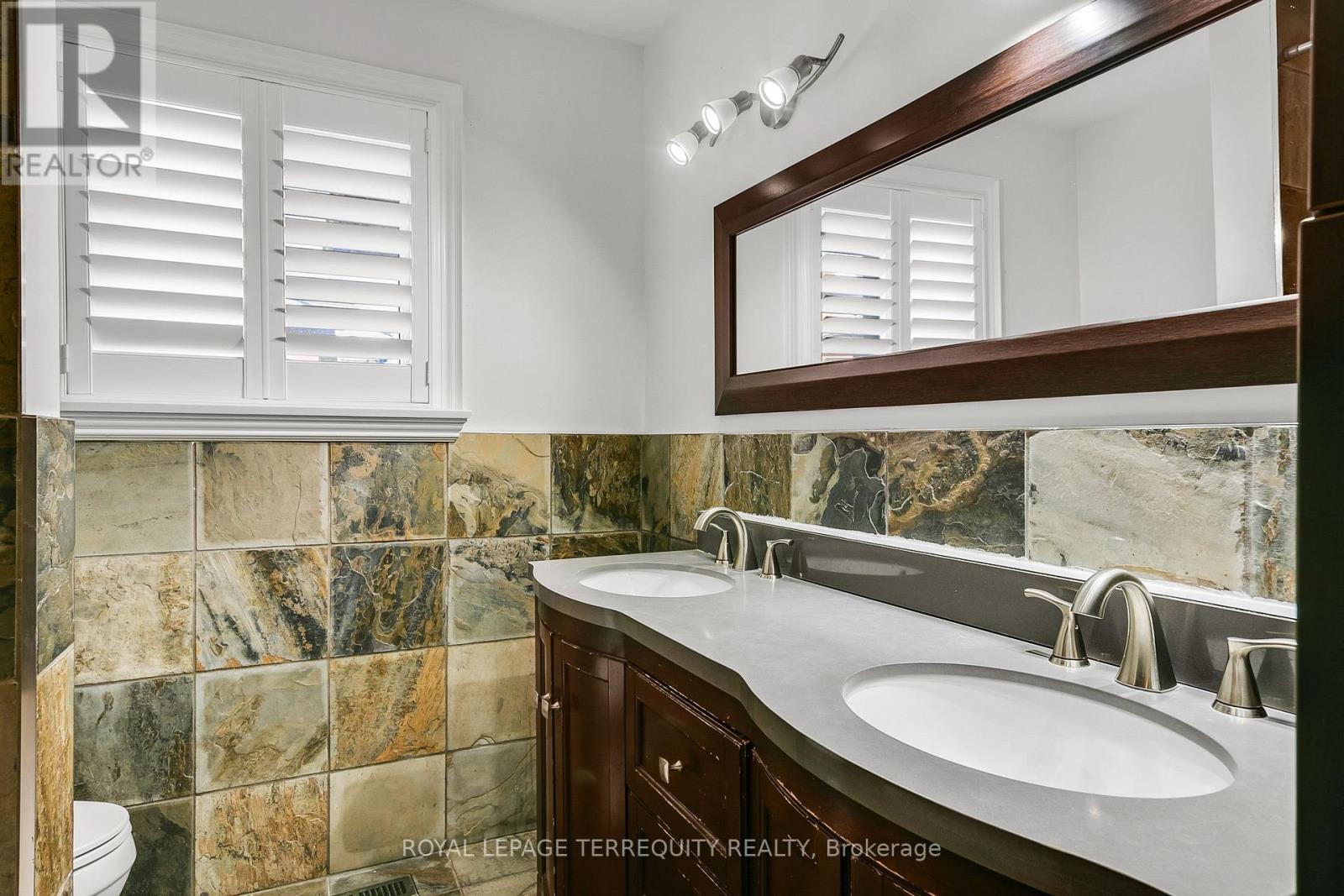 19 Wall Avenue, Toronto, Ontario  M9N 2N6 - Photo 19 - W12439310
