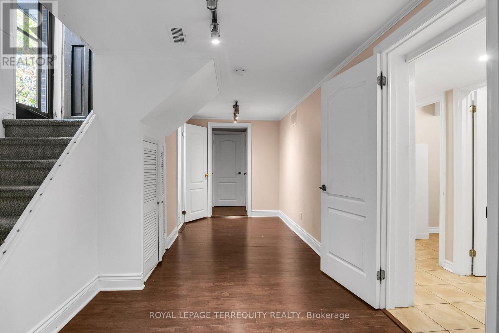 19 Wall Avenue, Toronto, Ontario  M9N 2N6 - Photo 20 - W12439310