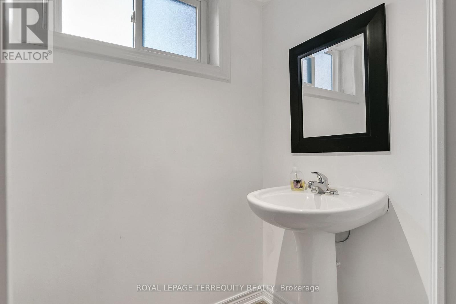 19 Wall Avenue, Toronto, Ontario  M9N 2N6 - Photo 24 - W12439310
