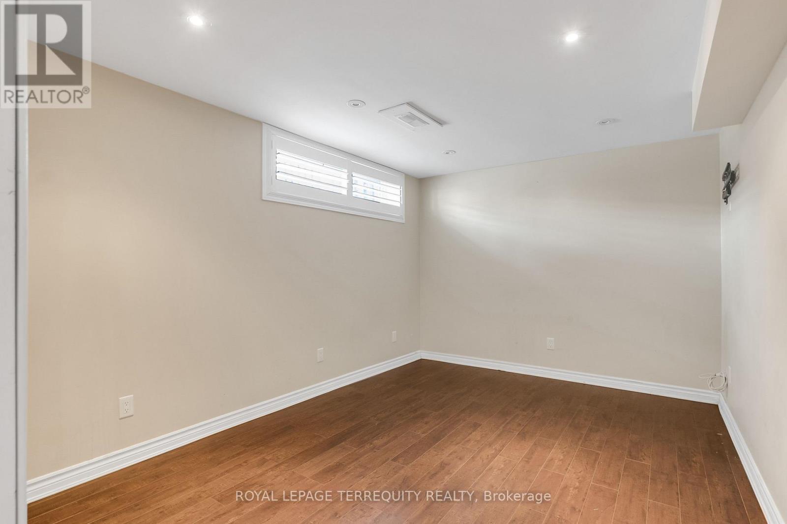 19 Wall Avenue, Toronto, Ontario  M9N 2N6 - Photo 26 - W12439310