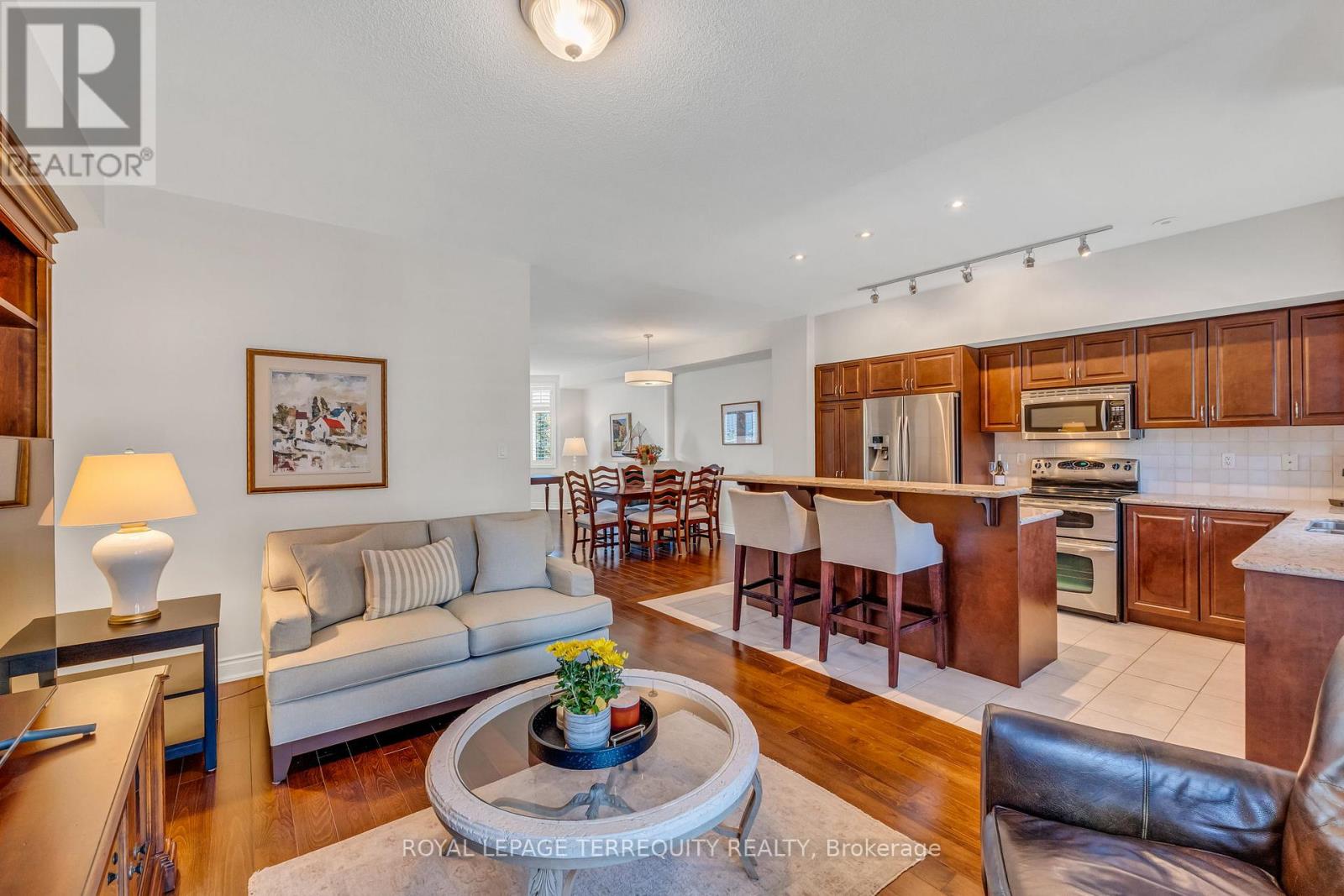 131 Nelson Street, Oakville, Ontario  L6L 3J1 - Photo 13 - W12439320