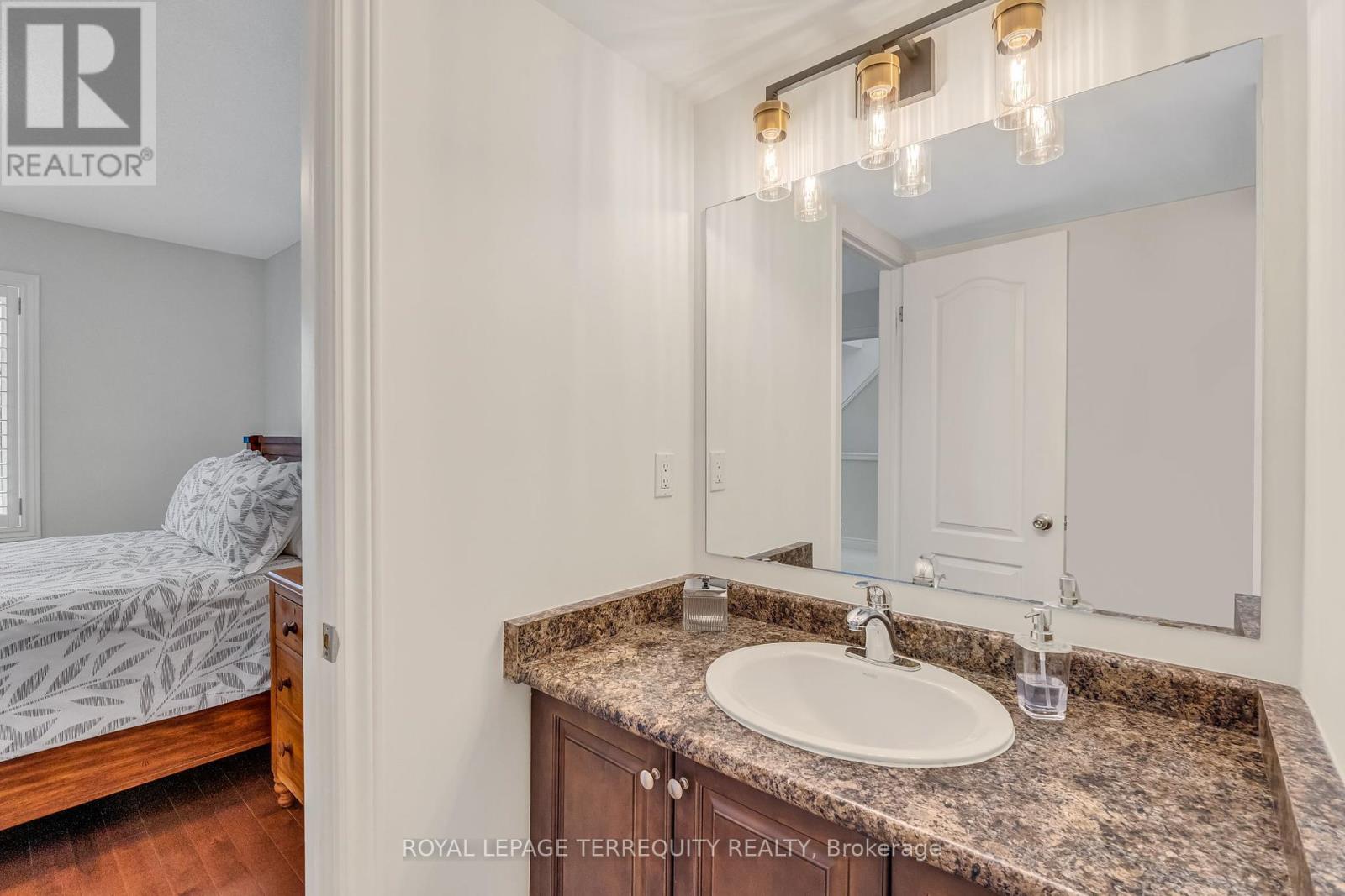 131 Nelson Street, Oakville, Ontario  L6L 3J1 - Photo 26 - W12439320