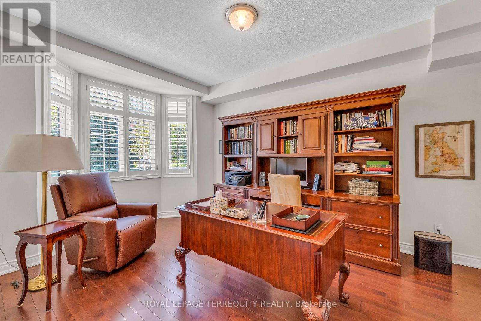 131 Nelson Street, Oakville, Ontario  L6L 3J1 - Photo 5 - W12439320