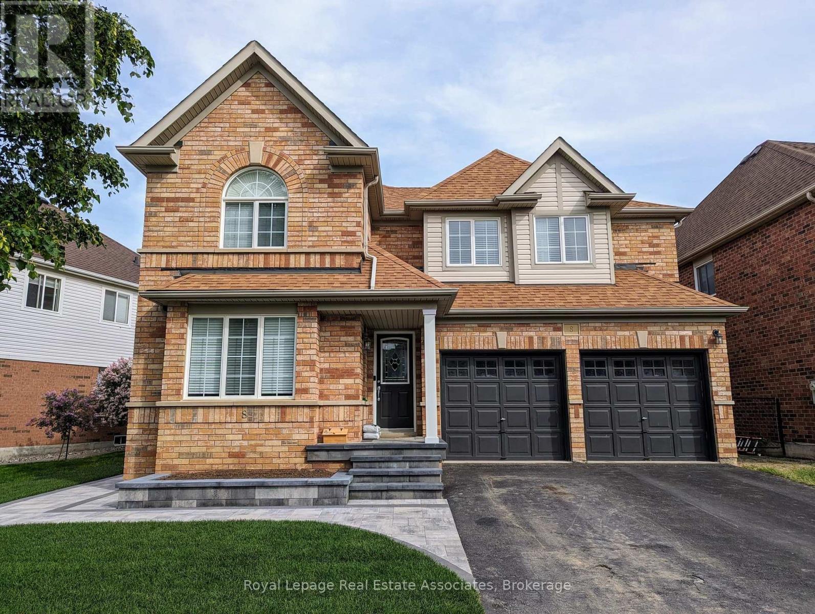 8 MCNALLY STREET, Halton Hills, Ontario