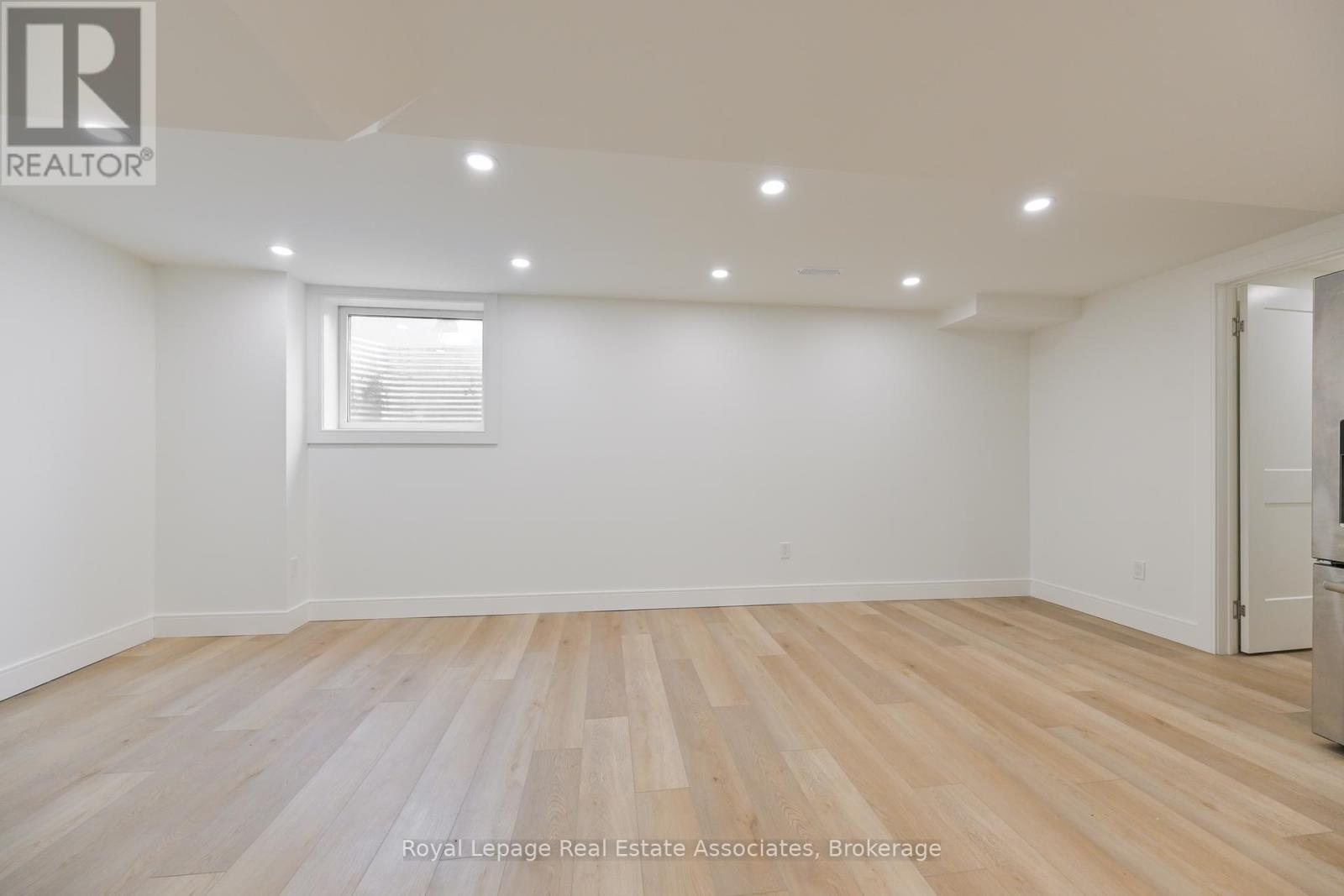 8 Mcnally Street, Halton Hills, Ontario  L7G 6B7 - Photo 4 - W12439323