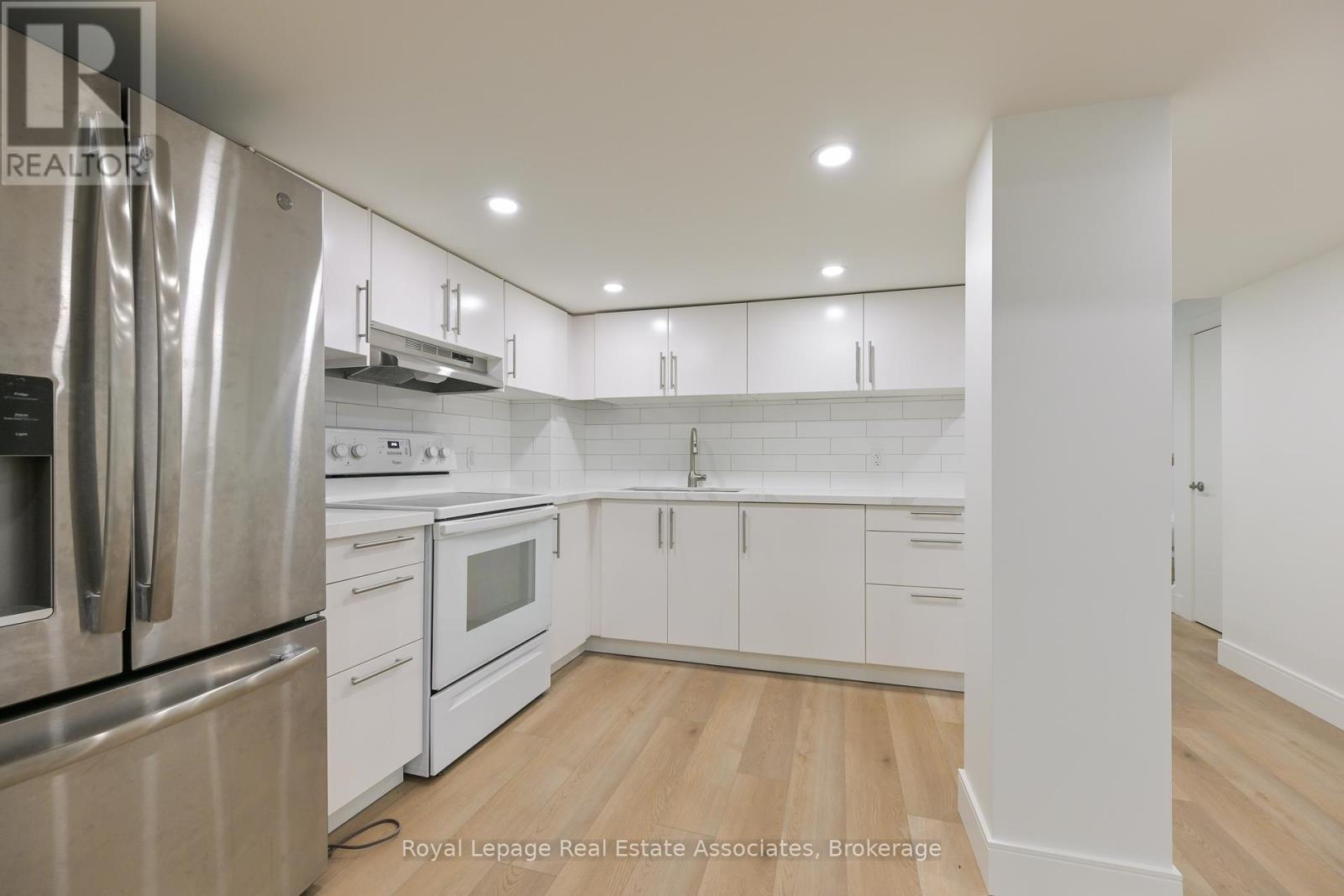 8 Mcnally Street, Halton Hills, Ontario  L7G 6B7 - Photo 9 - W12439323