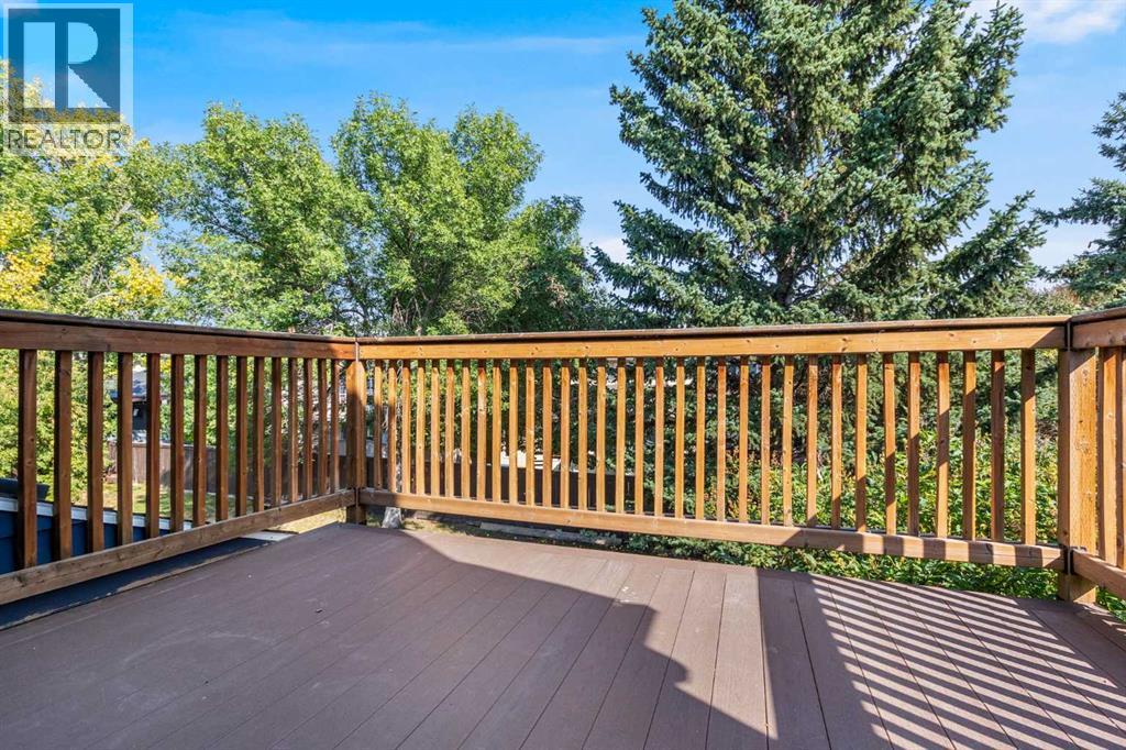 12 Deerbrook Bay Se, Calgary, Alberta  T2J 5Z8 - Photo 30 - A2254781