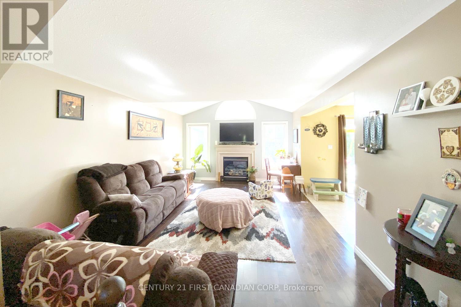 1177 Smither Road, London North, Ontario  N6G 5R8 - Photo 4 - X12439409