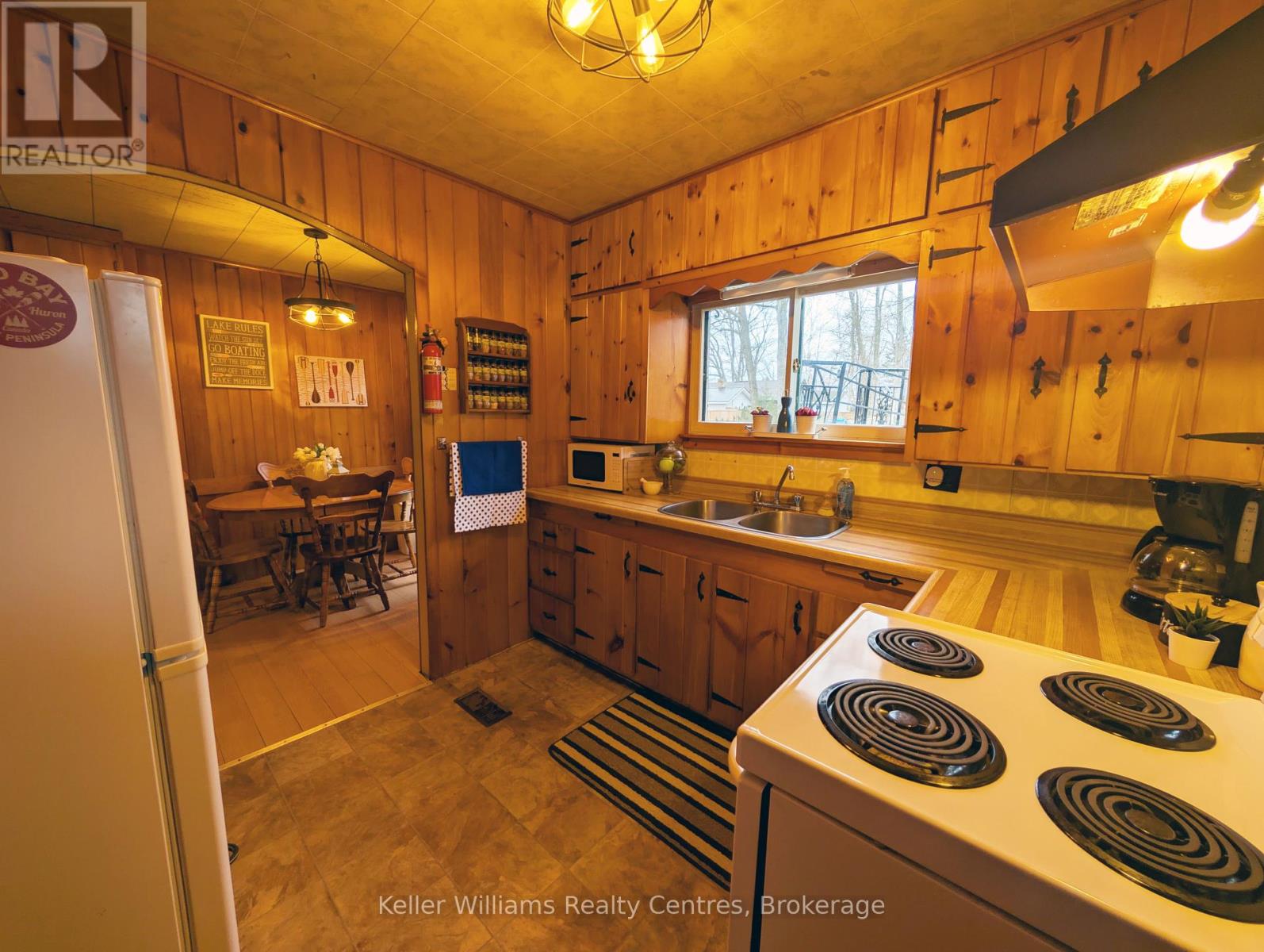 425 Huron Road, South Bruce Peninsula, Ontario  N0H 2T0 - Photo 20 - X12439389