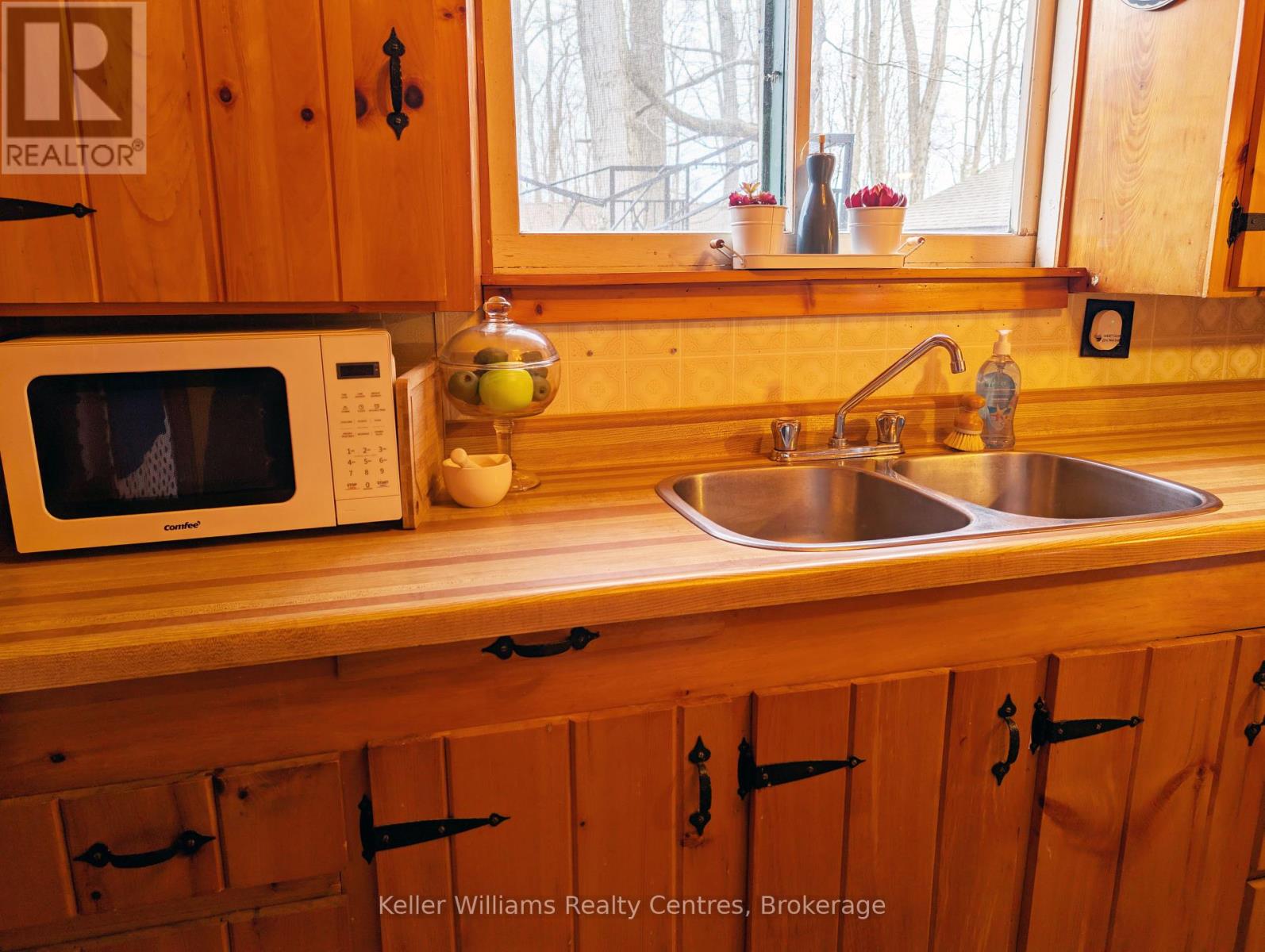 425 Huron Road, South Bruce Peninsula, Ontario  N0H 2T0 - Photo 23 - X12439389