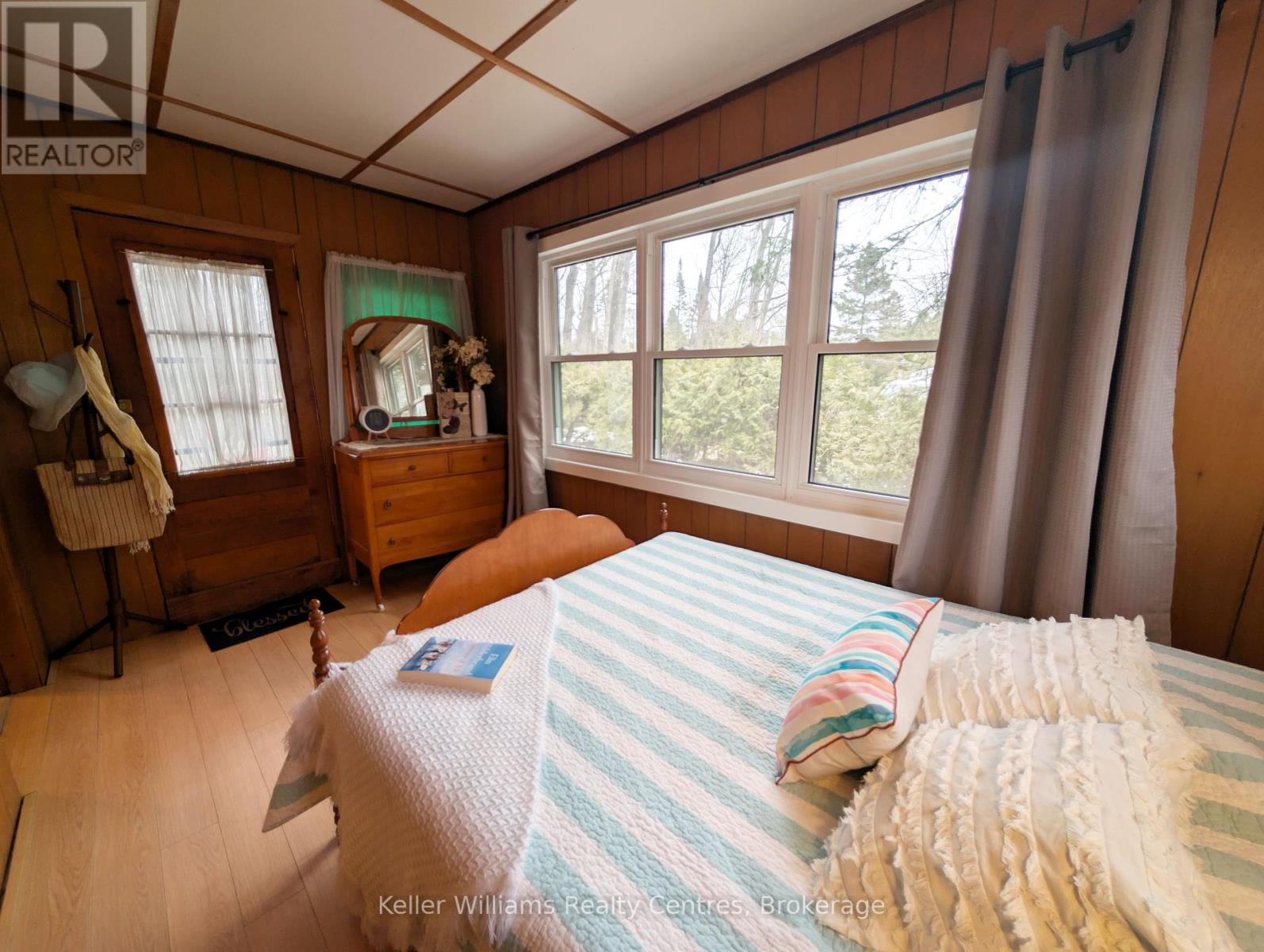 425 Huron Road, South Bruce Peninsula, Ontario  N0H 2T0 - Photo 25 - X12439389