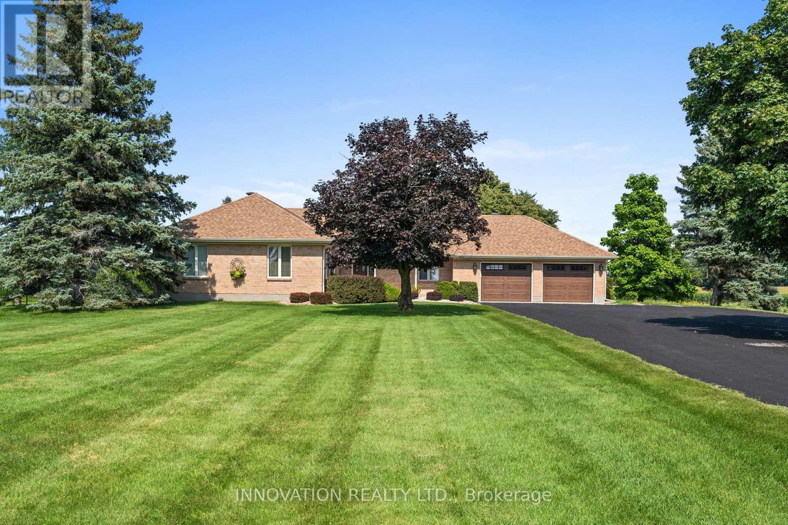 1332 DONALD B. MUNRO DRIVE, Ottawa, Ontario