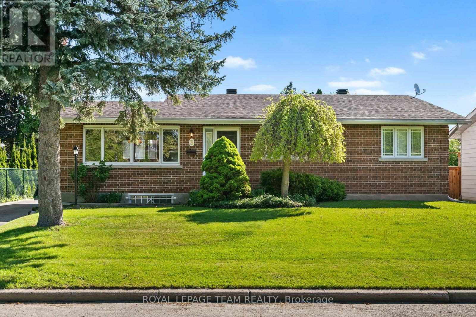 3 MILLBROOK CRESCENT, Ottawa, Ontario