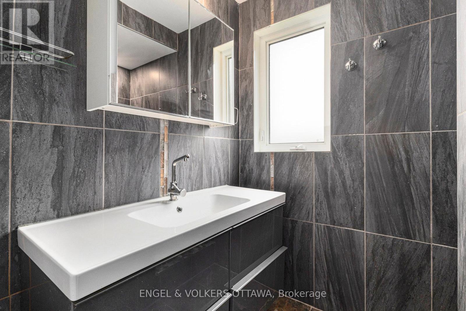 123 Tripp Crescent, Ottawa, Ontario  K2J 1M5 - Photo 24 - X12439421
