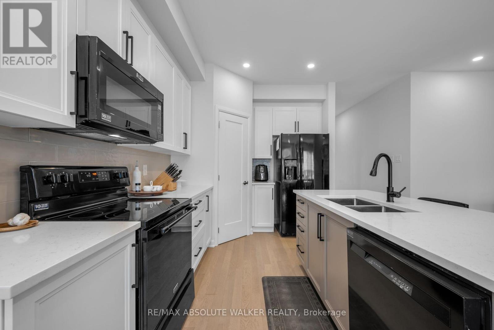 21 Fossa Terrace N, Ottawa, Ontario  K2J 6W4 - Photo 10 - X12439448