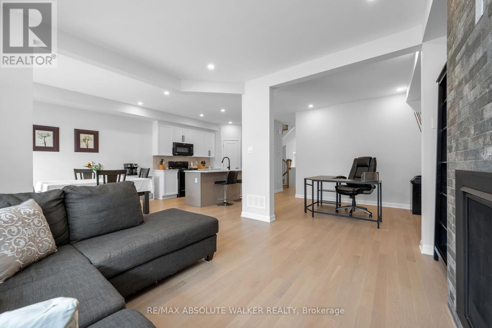 21 Fossa Terrace N, Ottawa, Ontario  K2J 6W4 - Photo 6 - X12439448