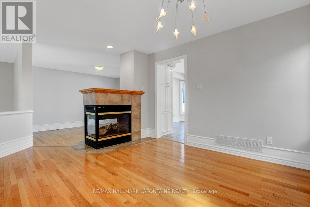 919 Scala Avenue, Ottawa, Ontario  K4A 4M7 - Photo 8 - X12439451