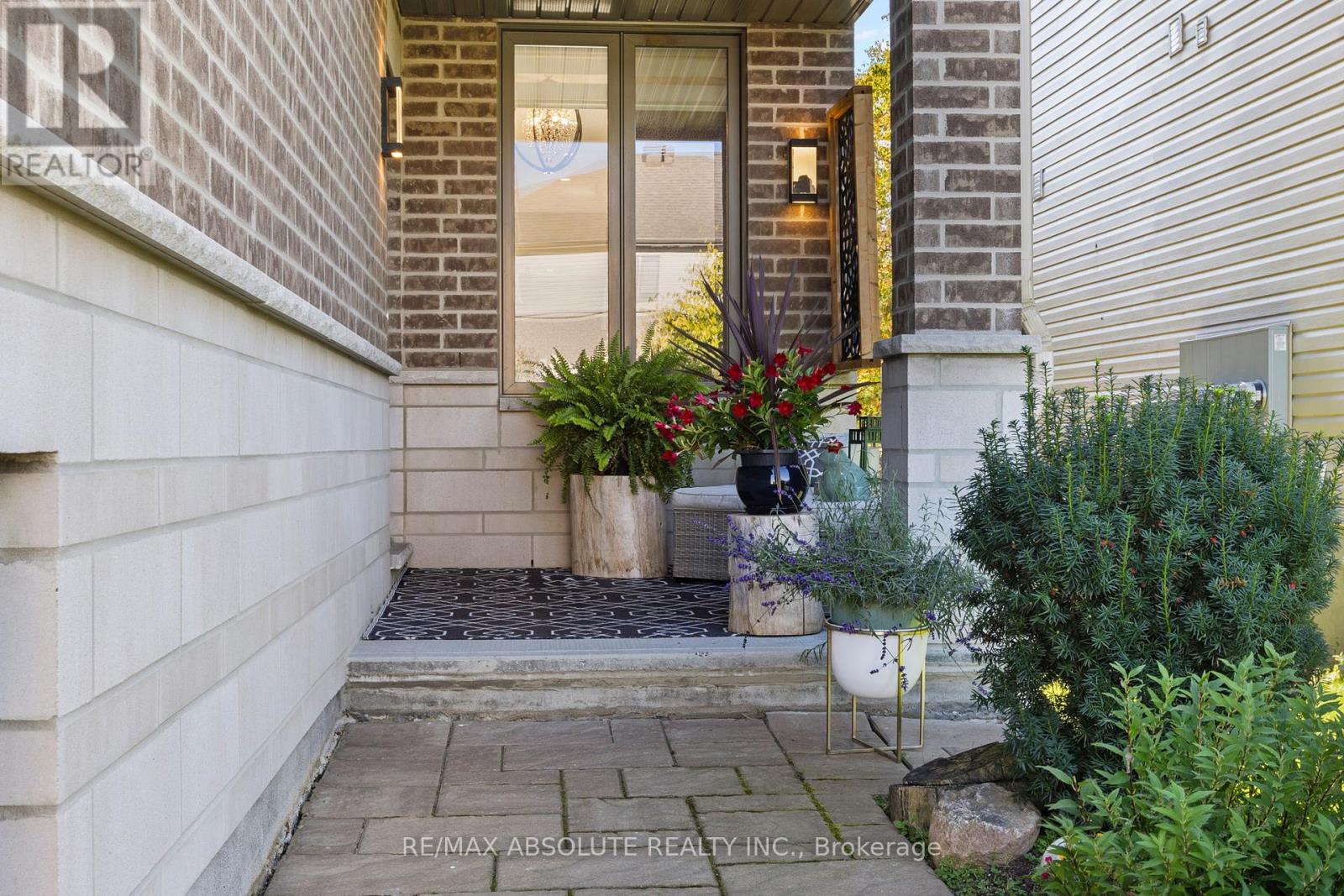 90 Porter Street, Ottawa, Ontario  K2S 2L8 - Photo 3 - X12439452