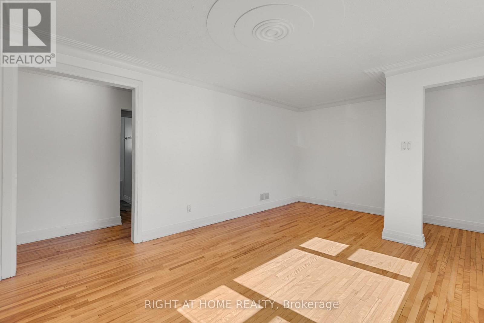 109 Donald Street, Ottawa, Ontario  K1K 1N1 - Photo 5 - X12438702