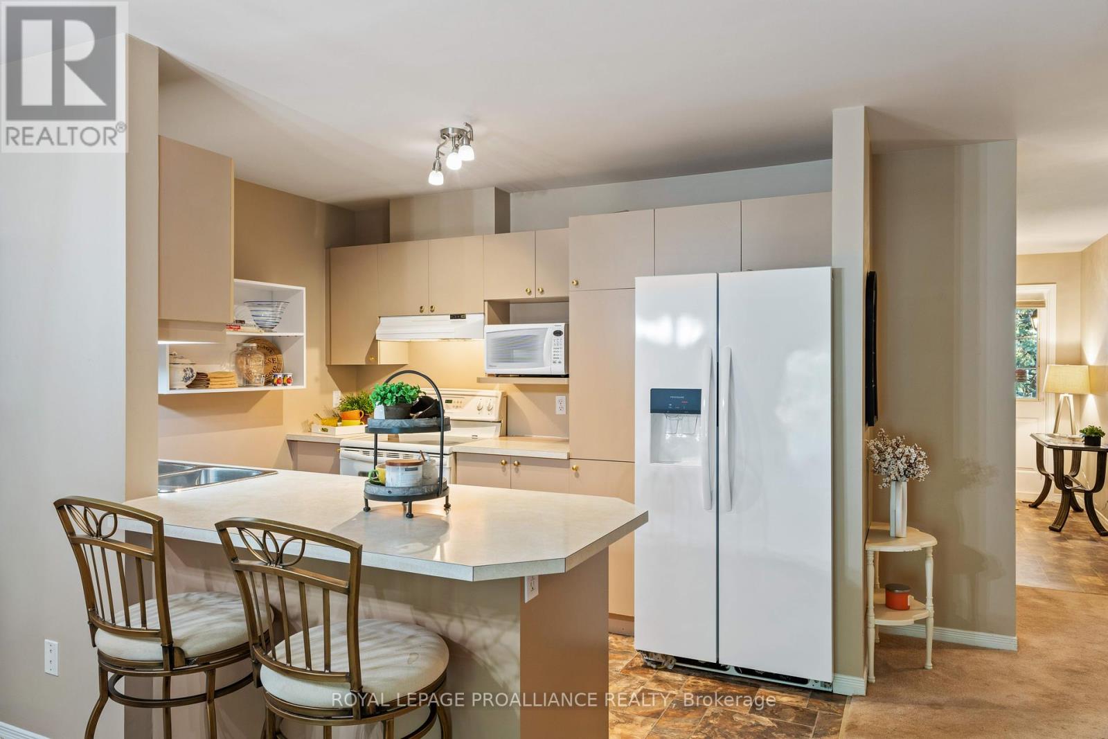 31 Wilmot Young Place, Brockville, Ontario  K6V 7H5 - Photo 6 - X12439422