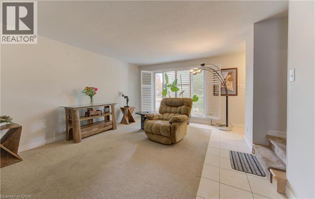 4 Flint Drive, Kitchener, Ontario  N2E 1A2 - Photo 6 - 40770734