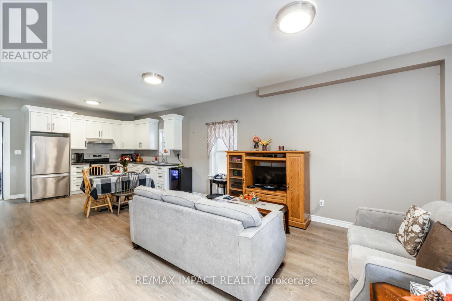 255 Arthur Street E, Oshawa, Ontario  L1H 1N5 - Photo 11 - E12439405