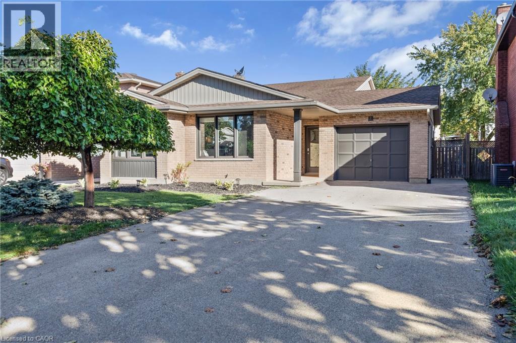 7 Bascary Crescent, St. Catharines, Ontario  L2S 3M6 - Photo 1 - 40775656