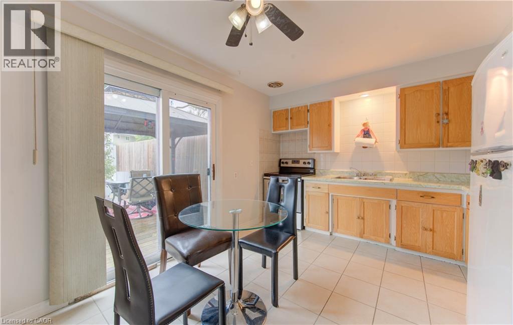 4 FLINT Drive, Kitchener, Ontario