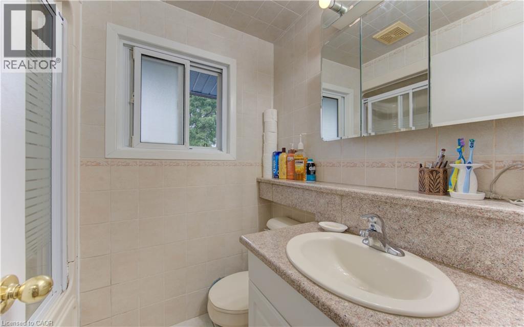4 Flint Drive, Kitchener, Ontario  N2E 1A2 - Photo 19 - 40770734