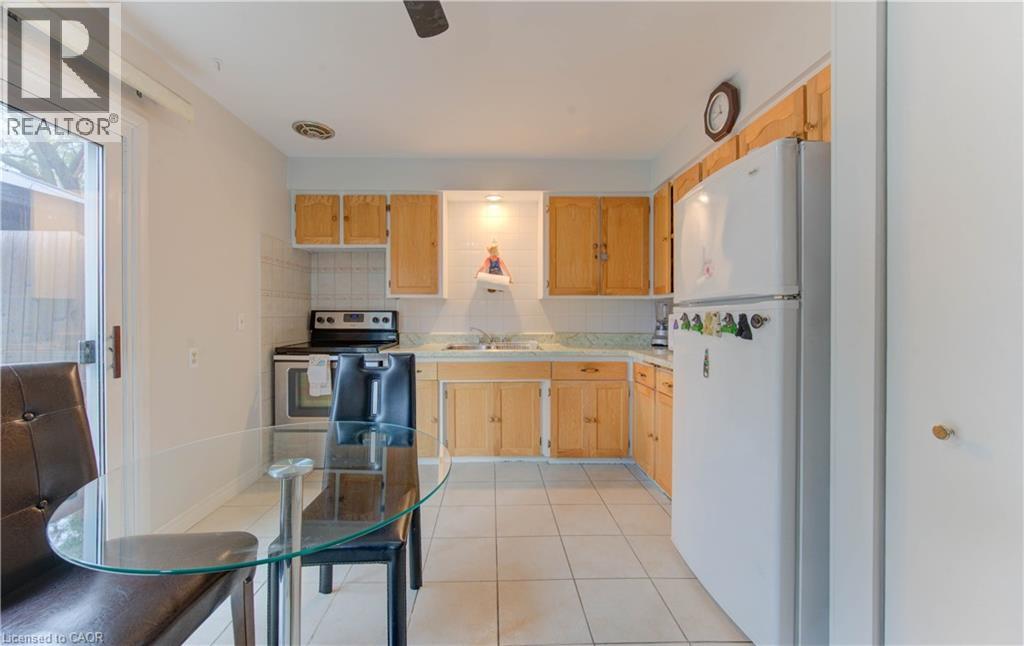 4 Flint Drive, Kitchener, Ontario  N2E 1A2 - Photo 9 - 40770734