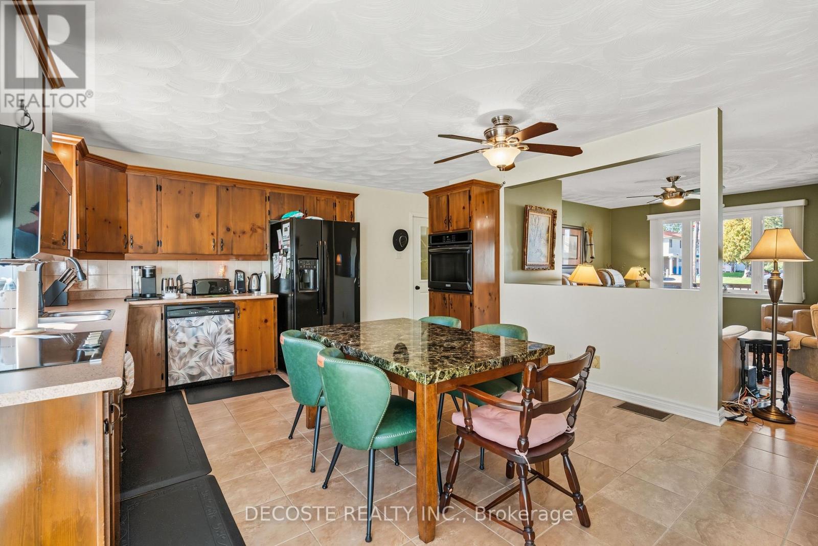 20322 Lochiel Street W, North Glengarry, Ontario  K0C 1A0 - Photo 10 - X12439373
