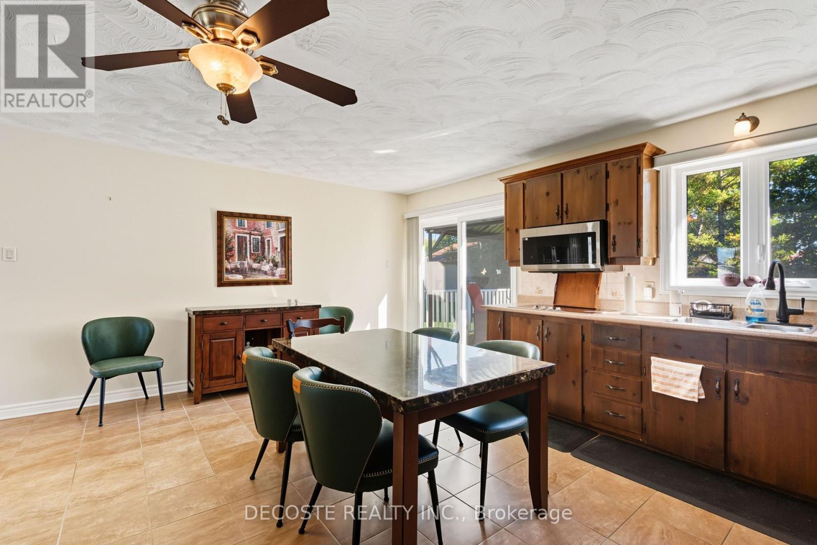 20322 Lochiel Street W, North Glengarry, Ontario  K0C 1A0 - Photo 12 - X12439373