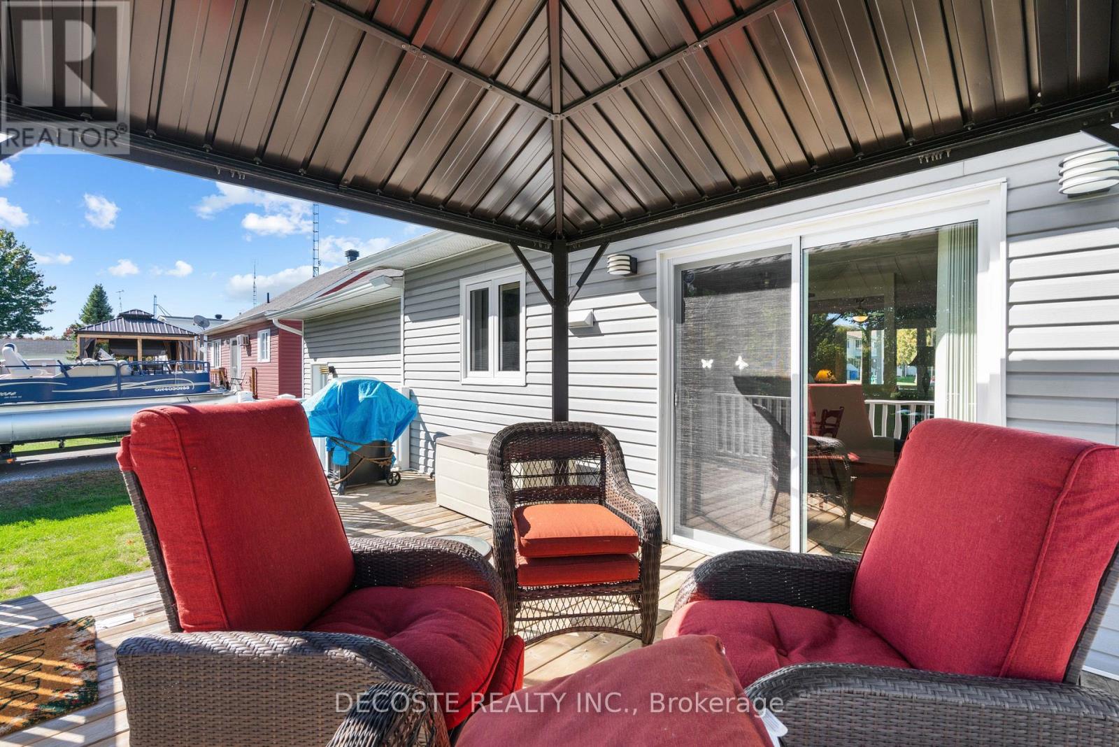 20322 Lochiel Street W, North Glengarry, Ontario  K0C 1A0 - Photo 32 - X12439373