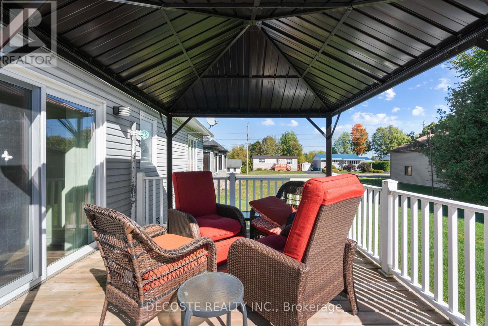 20322 Lochiel Street W, North Glengarry, Ontario  K0C 1A0 - Photo 33 - X12439373