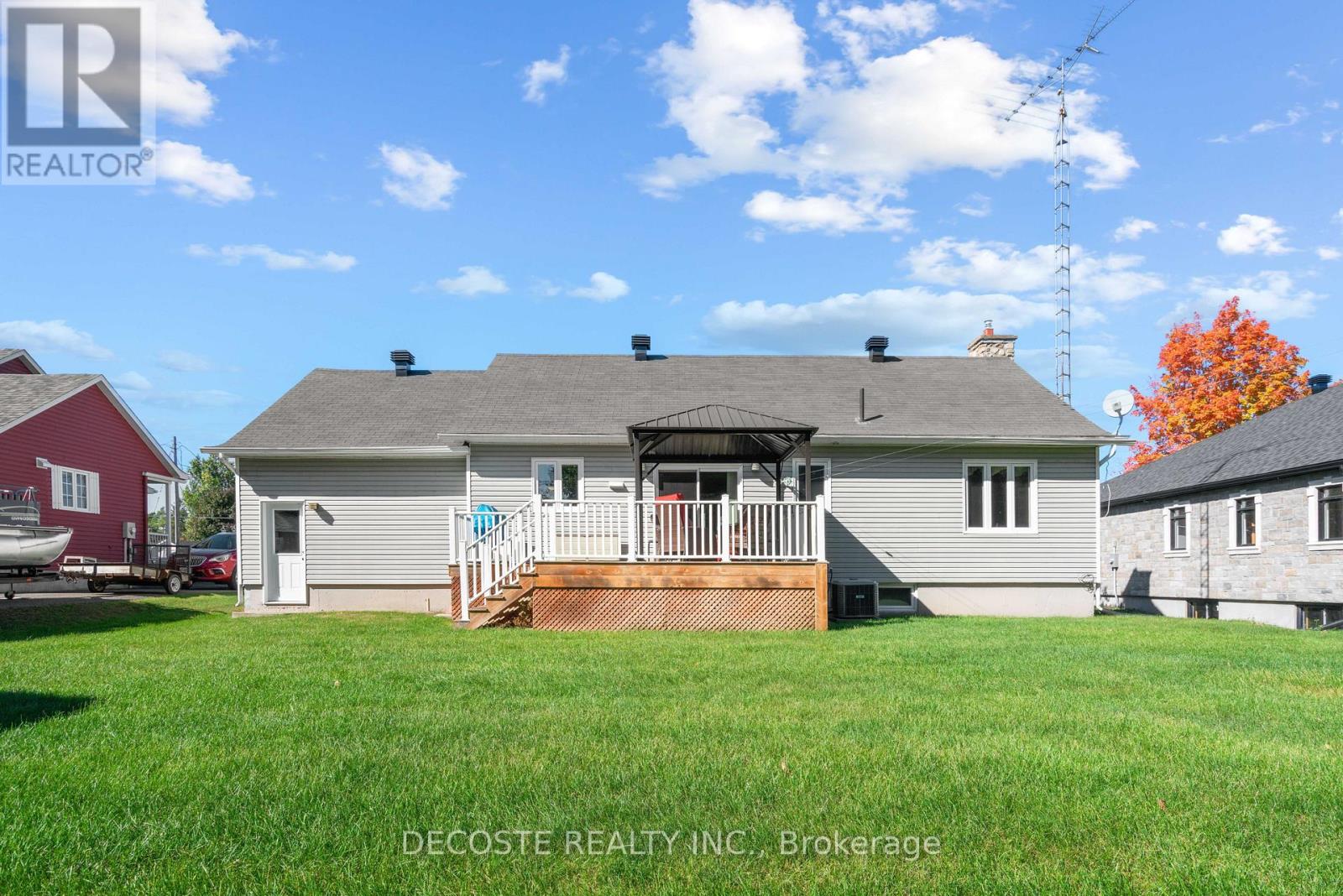 20322 Lochiel Street W, North Glengarry, Ontario  K0C 1A0 - Photo 36 - X12439373