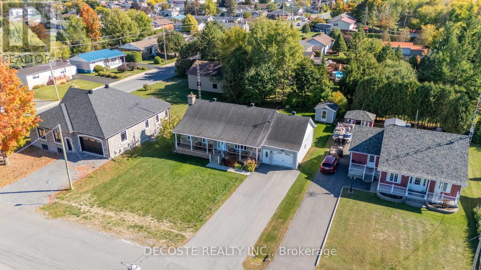 20322 Lochiel Street W, North Glengarry, Ontario  K0C 1A0 - Photo 38 - X12439373