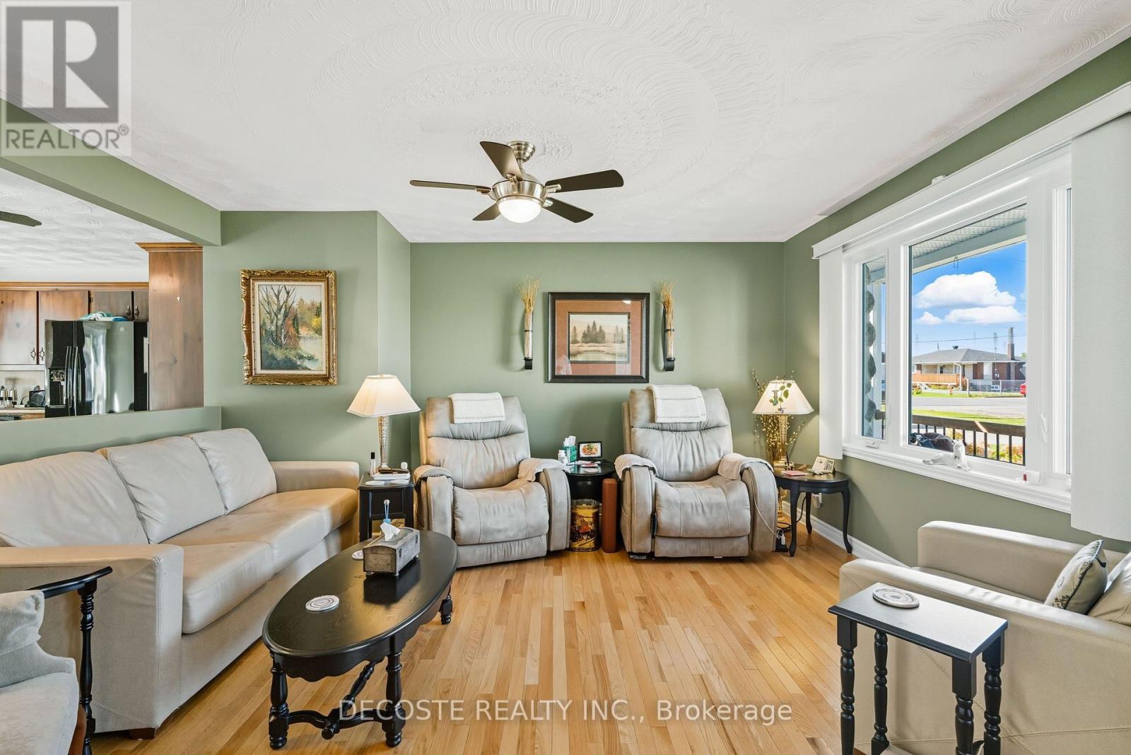 20322 Lochiel Street W, North Glengarry, Ontario  K0C 1A0 - Photo 4 - X12439373