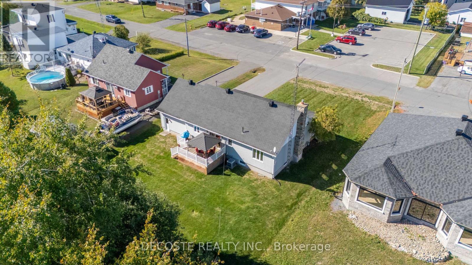 20322 Lochiel Street W, North Glengarry, Ontario  K0C 1A0 - Photo 43 - X12439373