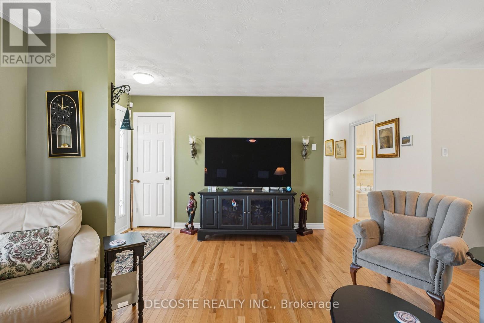 20322 Lochiel Street W, North Glengarry, Ontario  K0C 1A0 - Photo 6 - X12439373