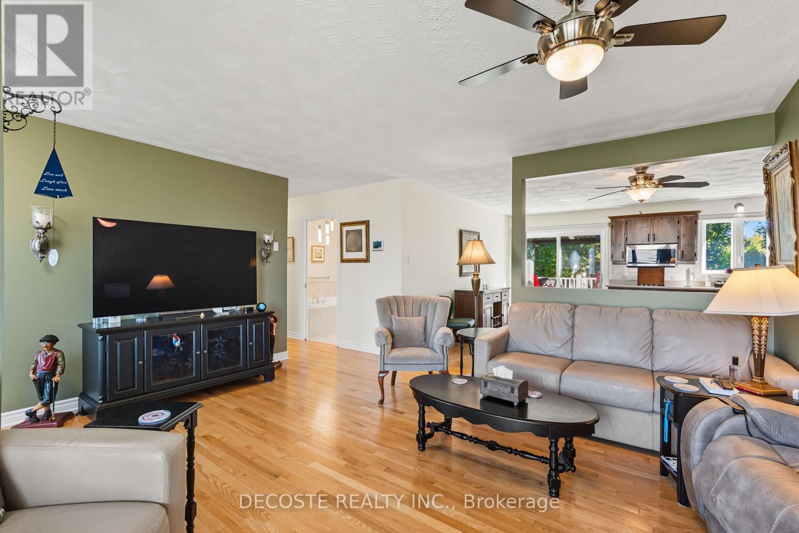 20322 Lochiel Street W, North Glengarry, Ontario  K0C 1A0 - Photo 7 - X12439373