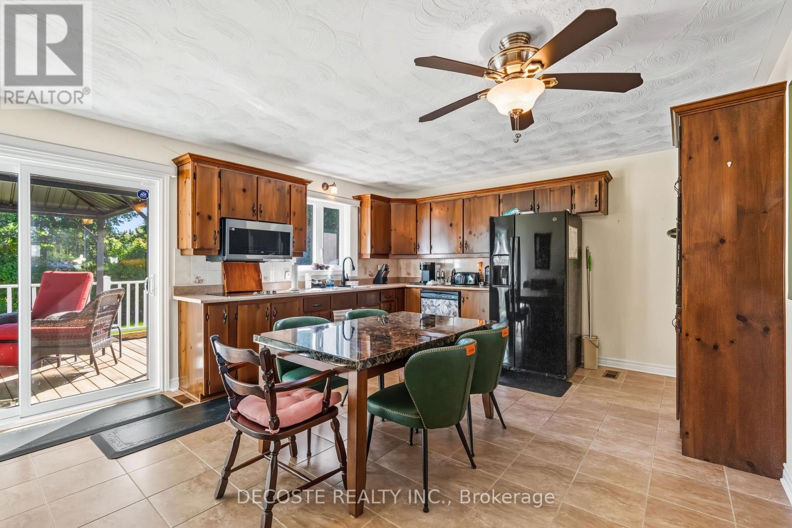 20322 Lochiel Street W, North Glengarry, Ontario  K0C 1A0 - Photo 8 - X12439373