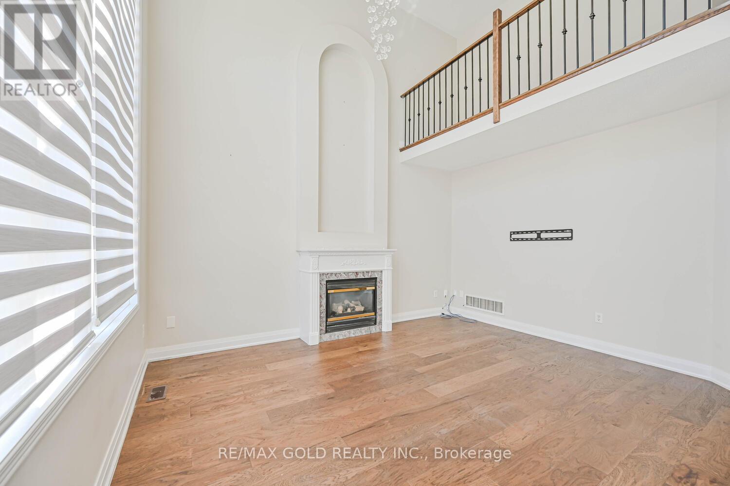 3 Freshspring Drive, Brampton, Ontario  L6R 3H6 - Photo 12 - W12435621