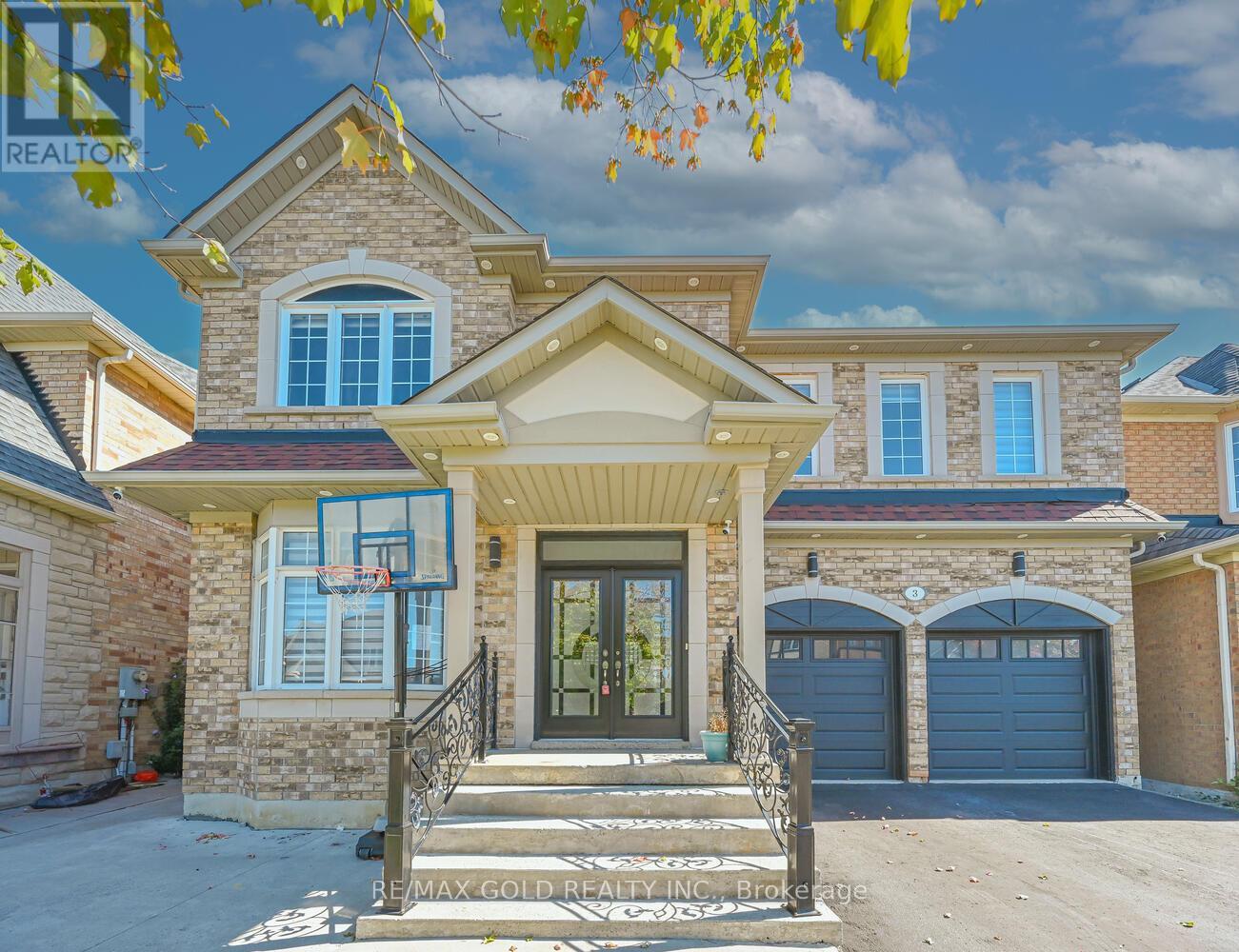 3 Freshspring Drive, Brampton, Ontario  L6R 3H6 - Photo 2 - W12435621