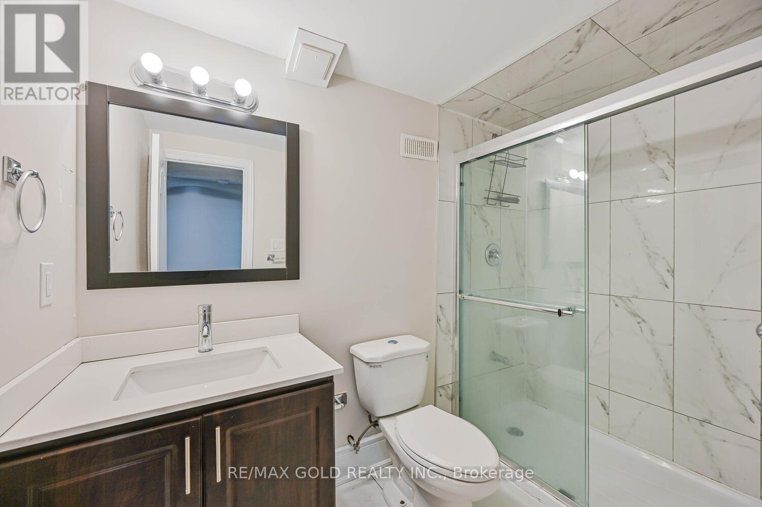 3 Freshspring Drive, Brampton, Ontario  L6R 3H6 - Photo 38 - W12435621
