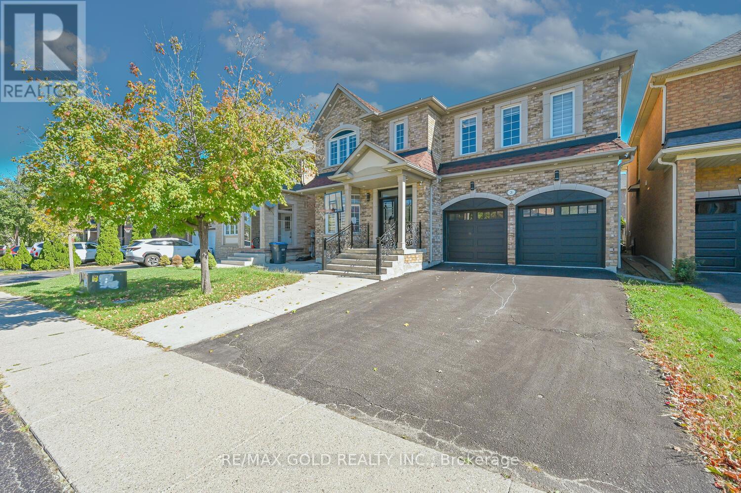 3 FRESHSPRING DRIVE, Brampton, Ontario