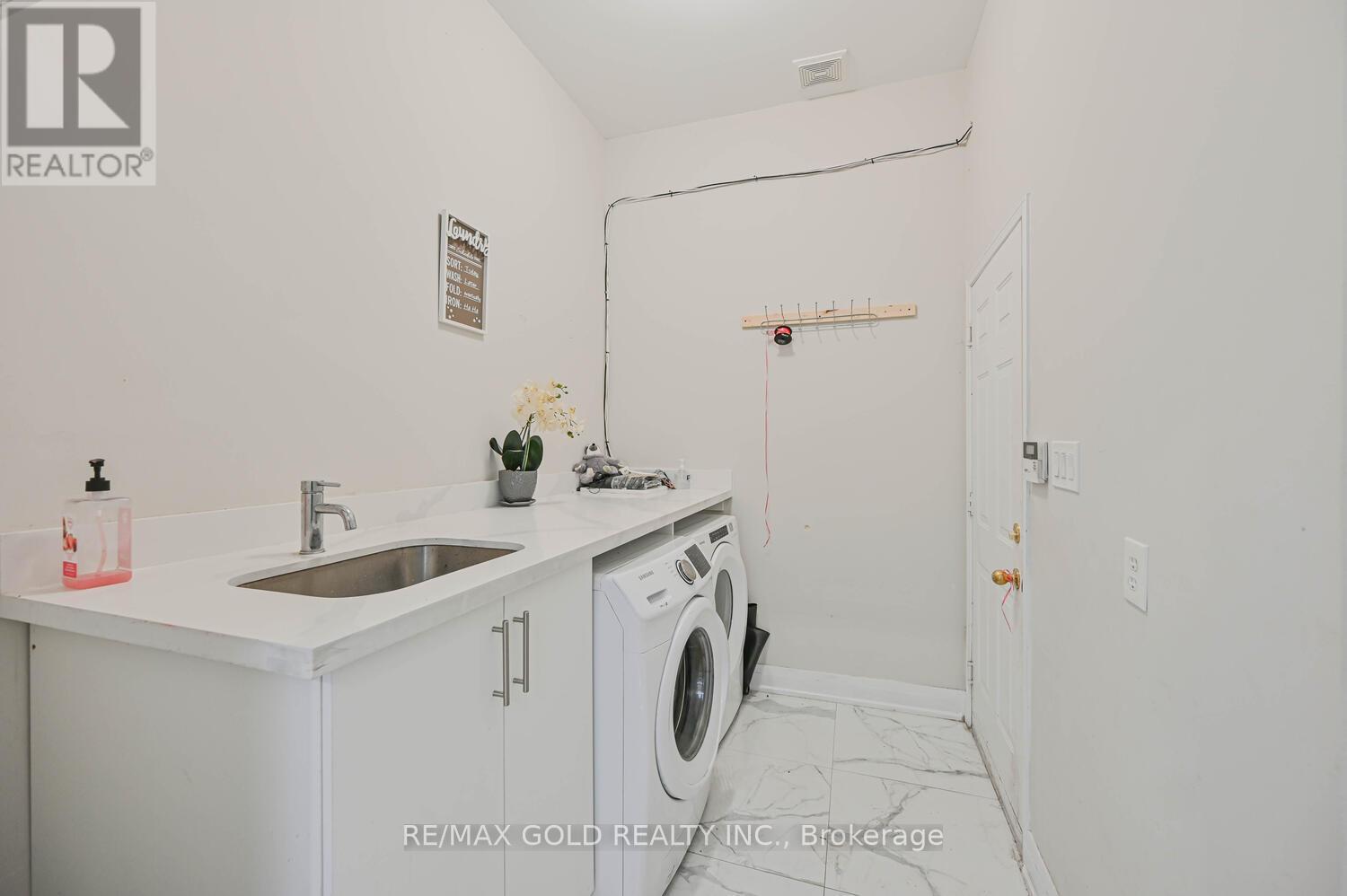 3 Freshspring Drive, Brampton, Ontario  L6R 3H6 - Photo 20 - W12435621