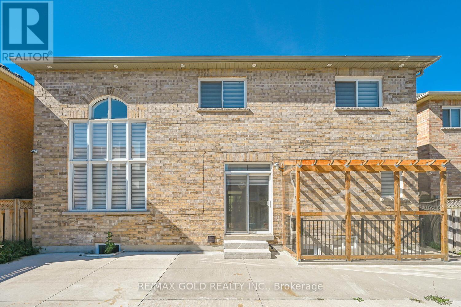 3 Freshspring Drive, Brampton, Ontario  L6R 3H6 - Photo 46 - W12435621