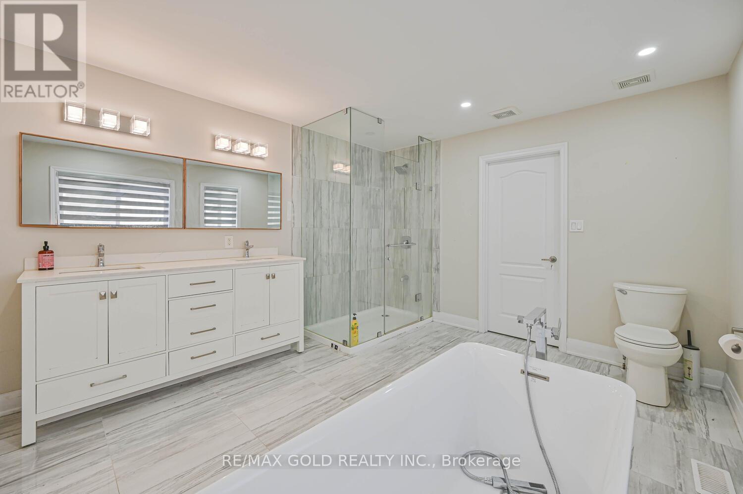 3 Freshspring Drive, Brampton, Ontario  L6R 3H6 - Photo 26 - W12435621